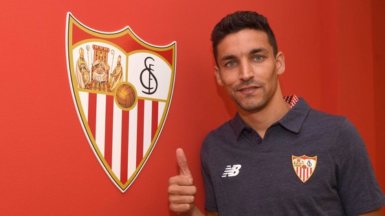 Navas trở lại Sevilla sau 4 năm chia xa.