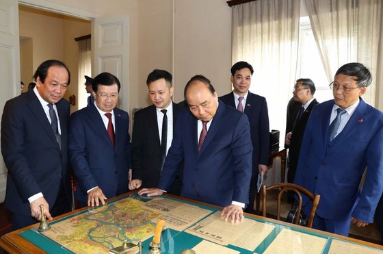 政府總理阮春福正式訪問俄羅斯 ảnh 1