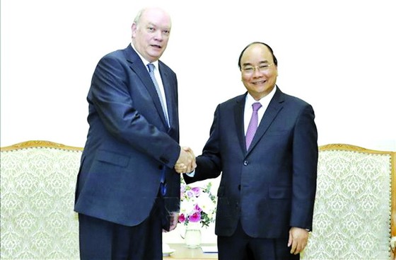 政府總理阮春福接見外賓 ảnh 1