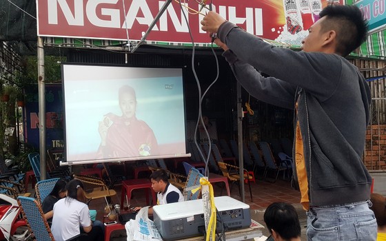 Tây Đô tưng bừng trước giờ bóng lăn ảnh 3