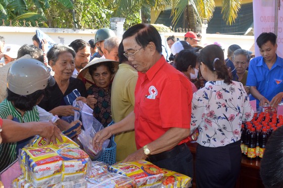 'Phiên chợ nhân đạo' tại các xã đảo ảnh 1