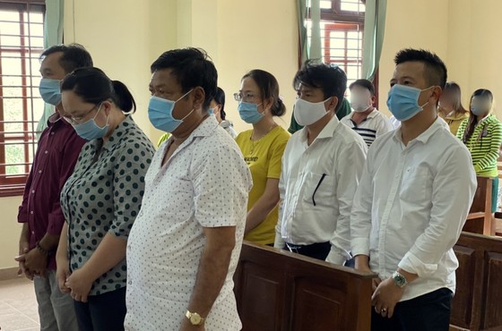 Tuyên án 7 bị cáo tội “Đưa hối lộ” thanh tra giao thông ảnh 1