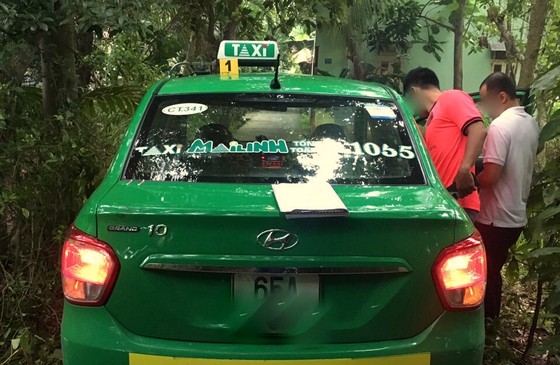 Bắt nóng đối tượng khống chế nữ tài xế taxi để cướp tài sản ảnh 1