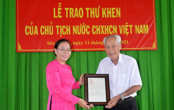 Chủ tịch nước Nguyễn Xuân Phúc gửi thư khen cụ ông 98 tuổi ảnh 1