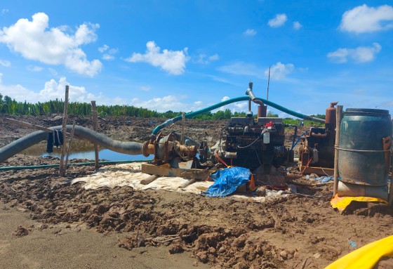 Chủ tịch UBND tỉnh Sóc Trăng chỉ đạo cơ quan chức năng vào cuộc xác minh vụ 'khai thác cát trái phép dưới lòng đất' ảnh 2