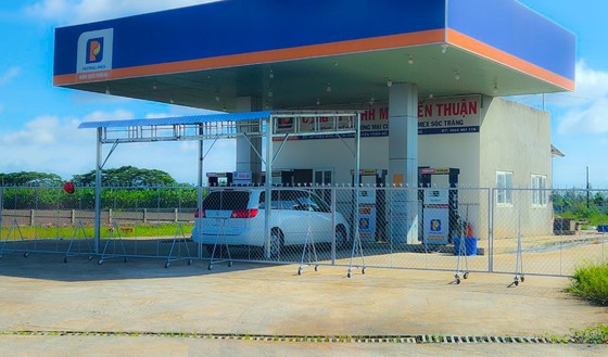 Tiếp tục xuất hiện tình trạng thiếu hụt xăng dầu cục bộ ảnh 1