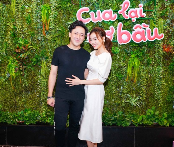Phim Tết Cua lại vợ bầu mở suất chiếu sớm ảnh 1