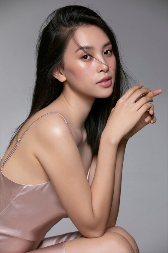 Lấn sân điện ảnh, hoa hậu Tiểu Vy tham gia phim kinh dị nặng đô ảnh 1
