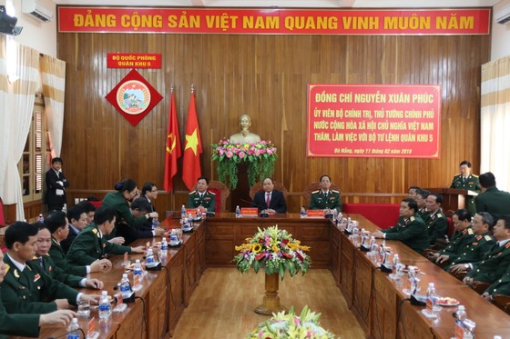 Thủ tướng Nguyễn Xuân Phúc thăm, chúc Tết Bộ Tư lệnh Quân khu V ảnh 1