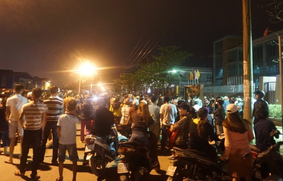 Người dân tập trung phản đối nhà máy thép Dana Ý tại Đà Nẵng gây ô nhiễm ảnh 2
