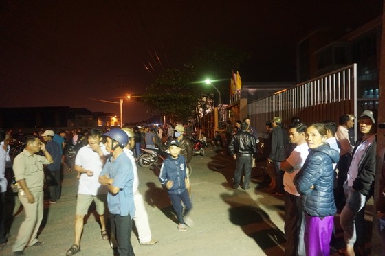 Người dân tập trung phản đối nhà máy thép Dana Ý tại Đà Nẵng gây ô nhiễm ảnh 1