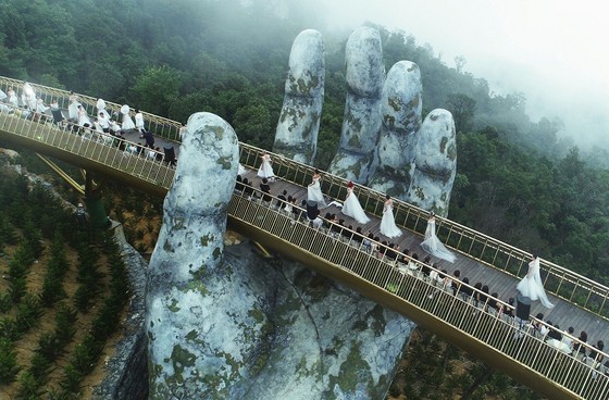 Cầu Vàng Đà Nẵng lọt Top 100 địa điểm tuyệt vời nhất thế giới  ảnh 1