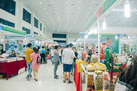 Hơn 500 gian hàng trưng bày tại hội chợ EWEC Đà Nẵng ảnh 3