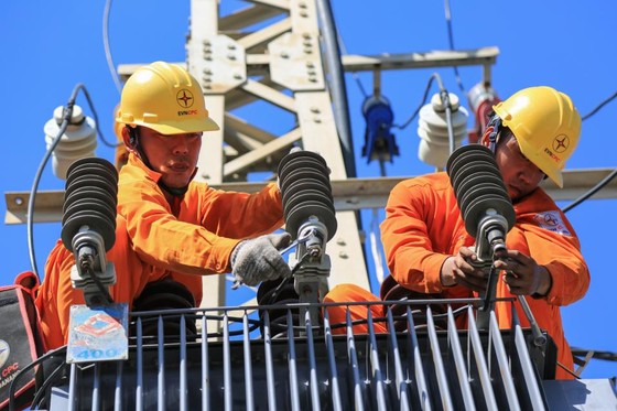 Điện lực miền Trung cảnh báo tiền điện tăng cao ảnh 1