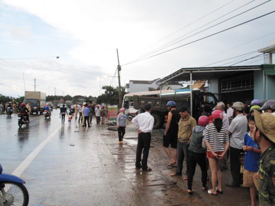Xe tông nhau liên hoàn, nhiều người bị thương ảnh 2