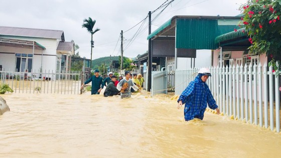 Mưa lũ làm hơn 1.350 căn nhà ở Lâm Đồng bị ngập ảnh 1