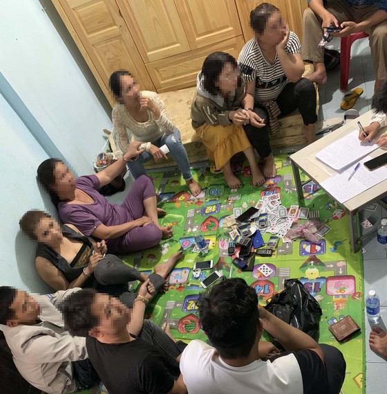 Triệt phá 2 ổ đánh bạc do phụ nữ cầm đầu ảnh 1