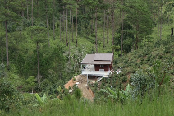 Hàng chục căn nhà xây dựng trái phép giữa đất rừng ở Lâm Đồng ảnh 4