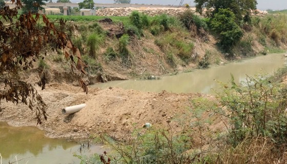Đình chỉ công ty khai thác cát đắp đập, ngăn sông gây ô nhiễm trên sông Đa Nhim ảnh 2