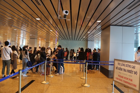 Cục hàng không sẽ tổ chức chuyến bay đưa hơn 5.300 khách Trung Quốc "kẹt" tại Khánh Hào về nước ảnh 1