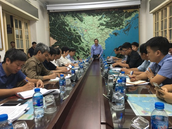 Sáng nay, bất ngờ phát hiện 3 tàu cá trong tâm áp thấp nhiệt đới ảnh 1