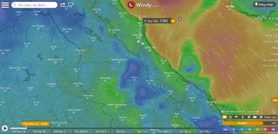 Tâm bão số 4 đã đổ bộ vào Quảng Bình - Quảng Trị? ảnh 2