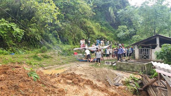 Xuất hiện áp thấp giữa Biển Đông ảnh 4