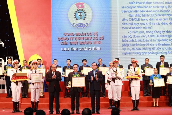 94 lao động được khen thưởng thành tích vì an ninh Tổ quốc ảnh 1