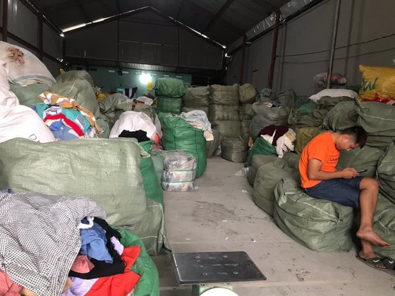 Bắt hơn 28 tấn quần áo “sida” ở Quảng Ninh ảnh 2