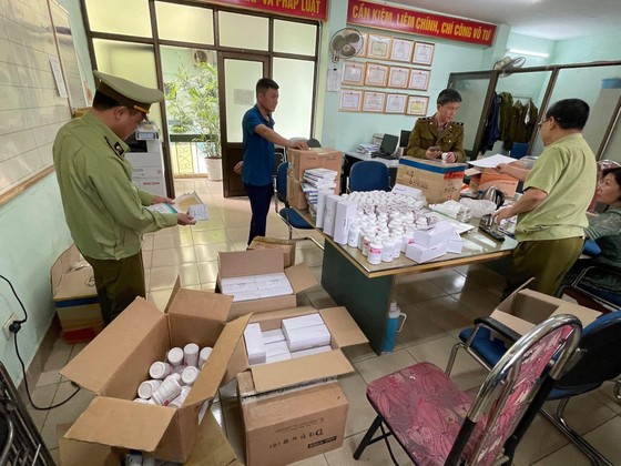 Phát hiện gần 300.000 sản phẩm thuốc nghi nhập lậu qua cảng hàng không Nội Bài ảnh 5