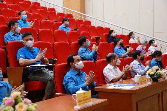 Công nhân, viên chức, lao động cả nước đồng cam cộng khổ, thi đua vượt qua đại dịch ảnh 2