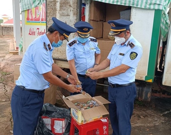 Tịch thu hơn 4.500 bánh trung thu lậu, nhãn hiệu lạ ảnh 2