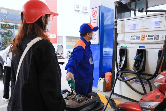 Giá xăng dầu đồng loạt giảm ảnh 1