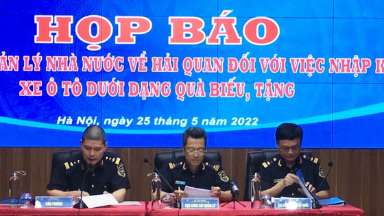 Kiểm tra các doanh nghiệp “ma” nhập siêu xe dạng quà biếu