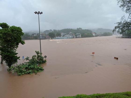 Bão tan, mưa dông vẫn còn ảnh 5