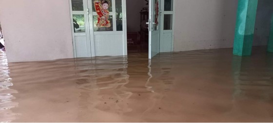 Vân Đồn - Quảng Ninh: Nước mưa ngập lưng nhà vì dự án lấn biển ảnh 1