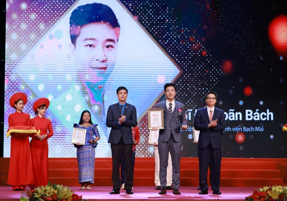 Các chiến sĩ PCCC ở Hà Nội được tôn vinh trong chương trình 'Bản lĩnh Việt Nam' ảnh 2
