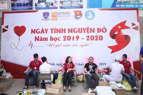 Hơn 2.000 giảng viên, sinh viên hiến máu nhân đạo ảnh 1