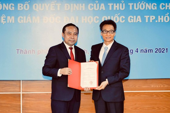 Trao quyết định bổ nhiệm ông Vũ Hải Quân làm Giám đốc Đại học Quốc gia TPHCM ảnh 1