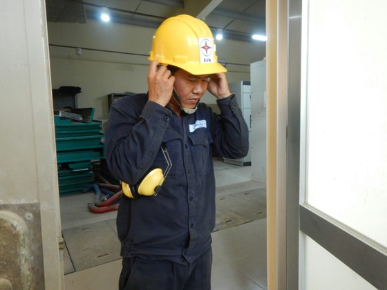 Khám phá cỗ máy cấp điện cho hàng vạn dân trên đảo Phú Quý ảnh 4