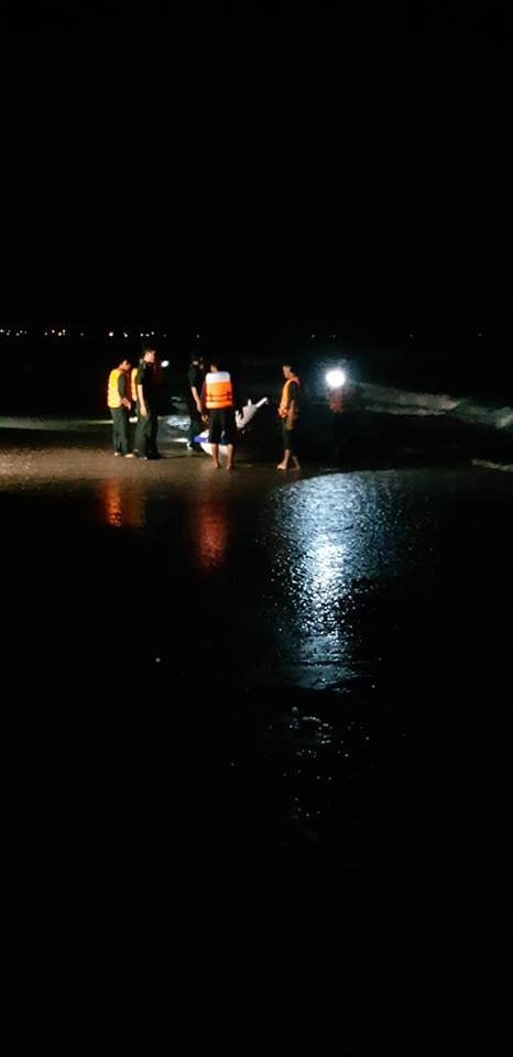 Tìm thấy thi thể 4 du khách bị đuối nước trên vùng biển Hàm Tiến - Mũi Né ảnh 1