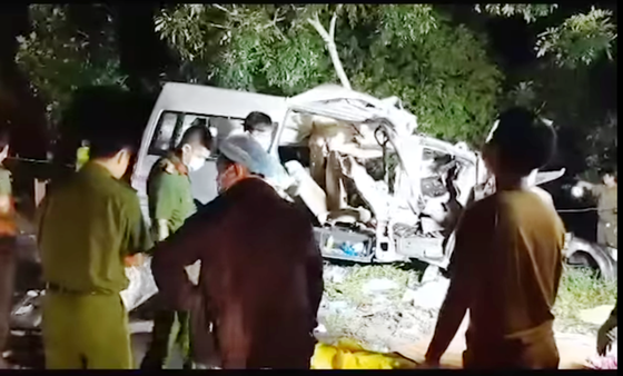 Tai nạn giao thông kinh hoàng ở Bình Thuận khiến 8 người tử vong  ảnh 2
