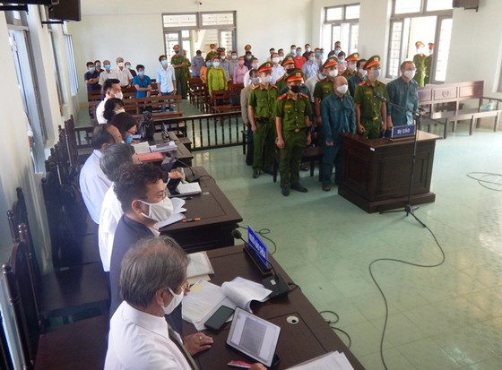 Xét xử 6 bị cáo nguyên là Chủ tịch, Phó Chủ tịch và lãnh đạo các phòng chuyên môn UBND TP Phan Thiết ảnh 1