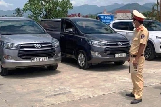 Làm rõ 2 xe ô tô trùng biển số 'giáp mặt' ở Bình Thuận ảnh 2