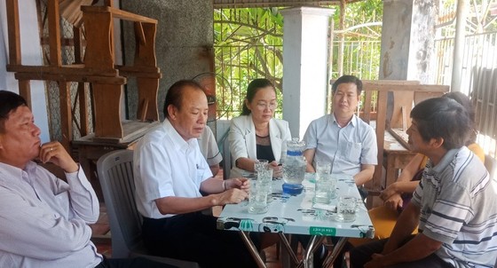 Giám đốc Bệnh viện Đa khoa Ninh Thuận tới tận nhà xin lỗi gia đình nữ sinh tử vong do tai nạn giao thông ảnh 1