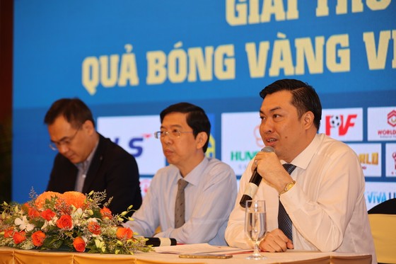 Họp báo công bố kế hoạch tổ chức Giải thưởng Quả bóng Vàng Việt Nam 2020 ảnh 8