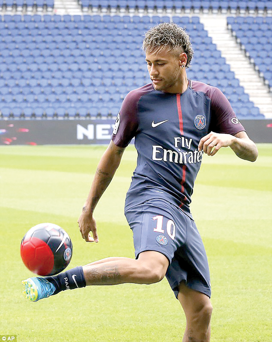 Neymar đến PSG với bản hợp đồng 222 triệu EUR: Sự “điên khùng” hợp lý ảnh 4