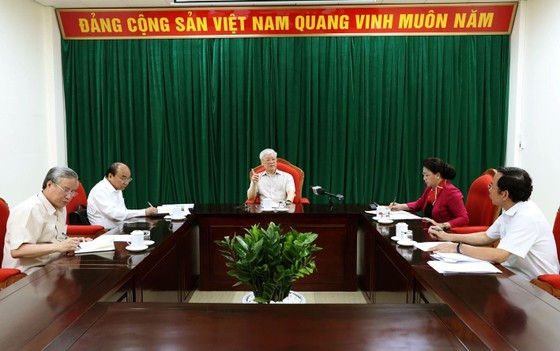 Đồng chí Tổng Bí thư, Chủ tịch nước Nguyễn Phú Trọng chủ trì họp lãnh đạo chủ chốt ảnh 1