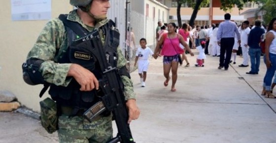 Mexico triển khai quân đội trên đường phố ảnh 1