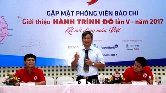 Hành trình Đỏ năm 2017 - Kết nối dòng máu Việt ảnh 1